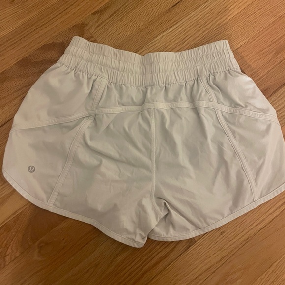 lululemon white shorts - Picture 2 of 5